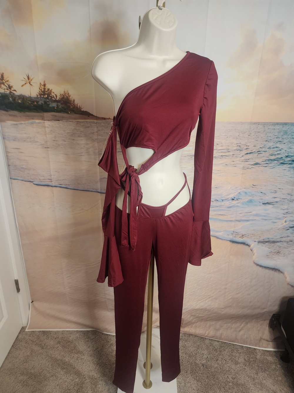 WinWin Women’s One-Shoulder Cutout TWO PIECE SET in Burgundy NWOT